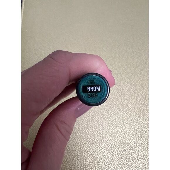 Loreal‎ Infallible Paints Eyeshadow - 309 - Mint Detox - Picture 2 of 4